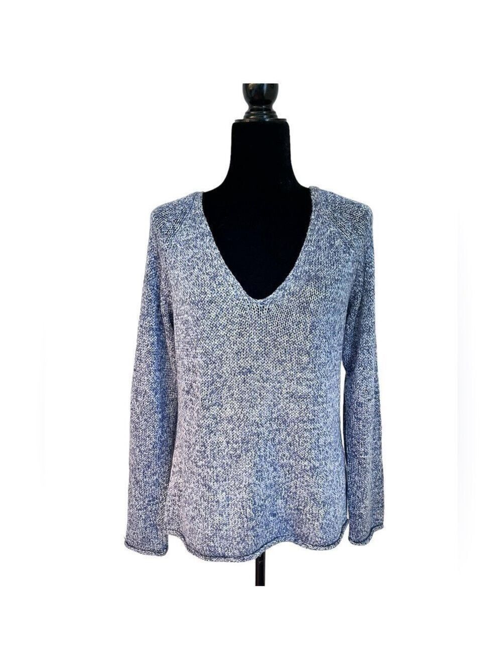 𝅺H & M Heather Blue V Neck Knit Sweater - Size Small